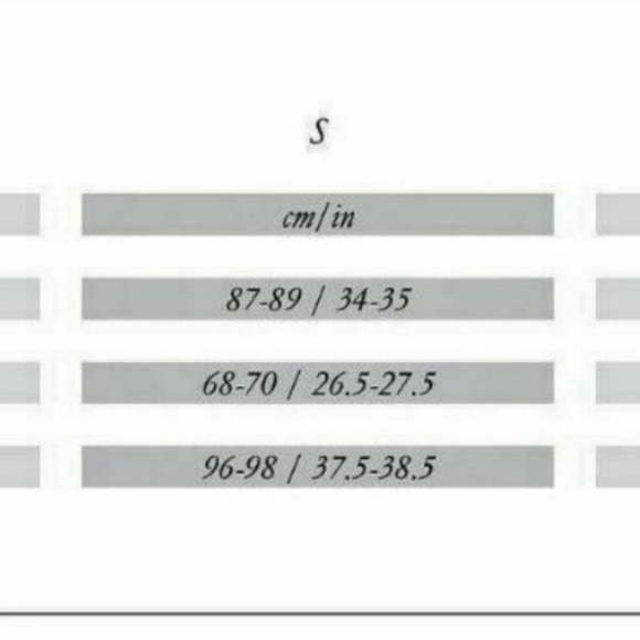 Stylestalker Lace Vivid Crop Top in Rouge Size S - Picture 7 of 7